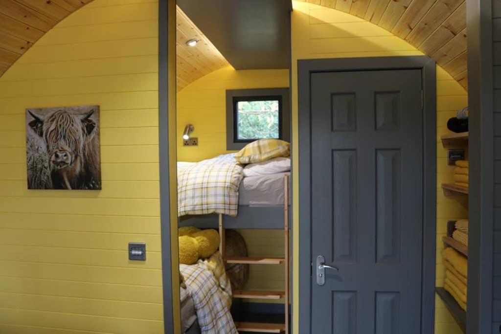 Вилла Glampods Glamping Pod - Meet Highland Cows And Sheep Элгин Экстерьер фото