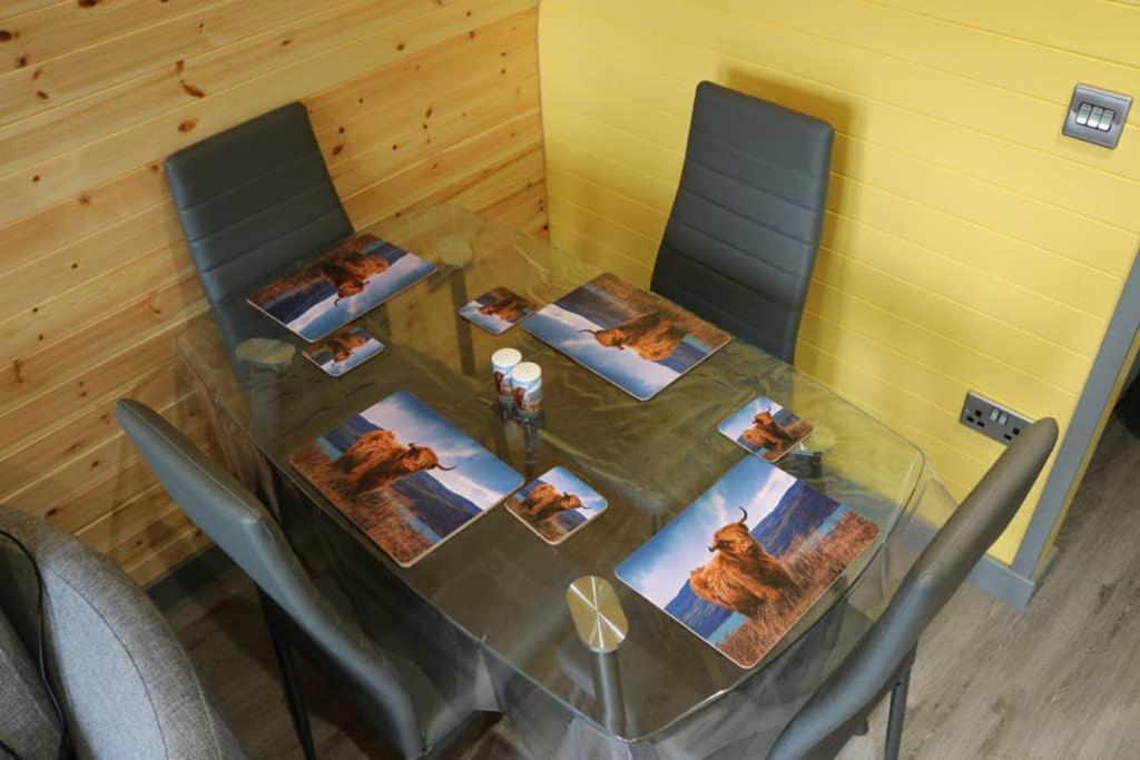 Вилла Glampods Glamping Pod - Meet Highland Cows And Sheep Элгин Экстерьер фото