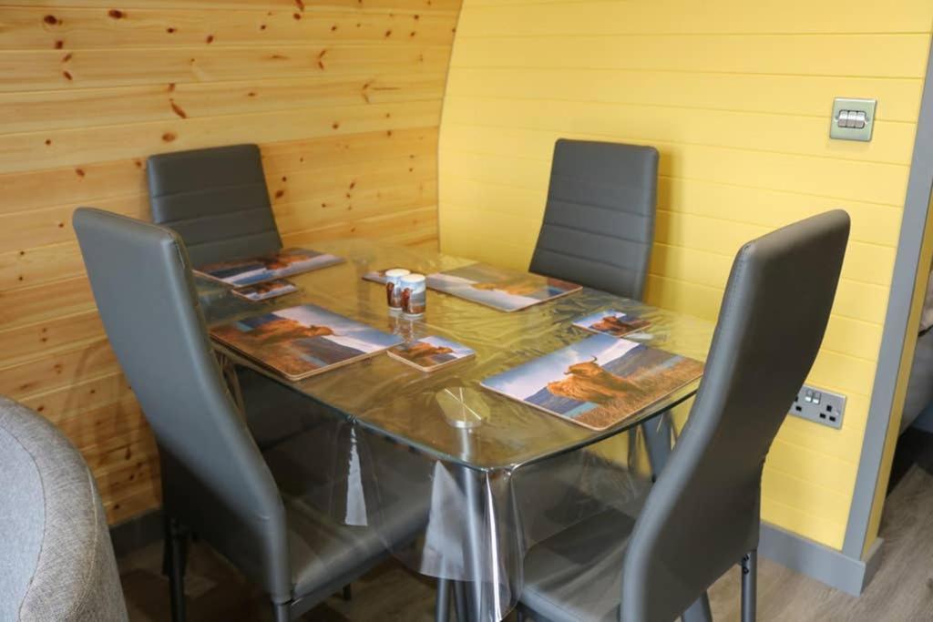 Вилла Glampods Glamping Pod - Meet Highland Cows And Sheep Элгин Экстерьер фото
