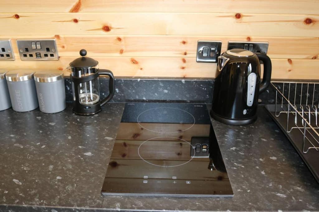 Вилла Glampods Glamping Pod - Meet Highland Cows And Sheep Элгин Экстерьер фото